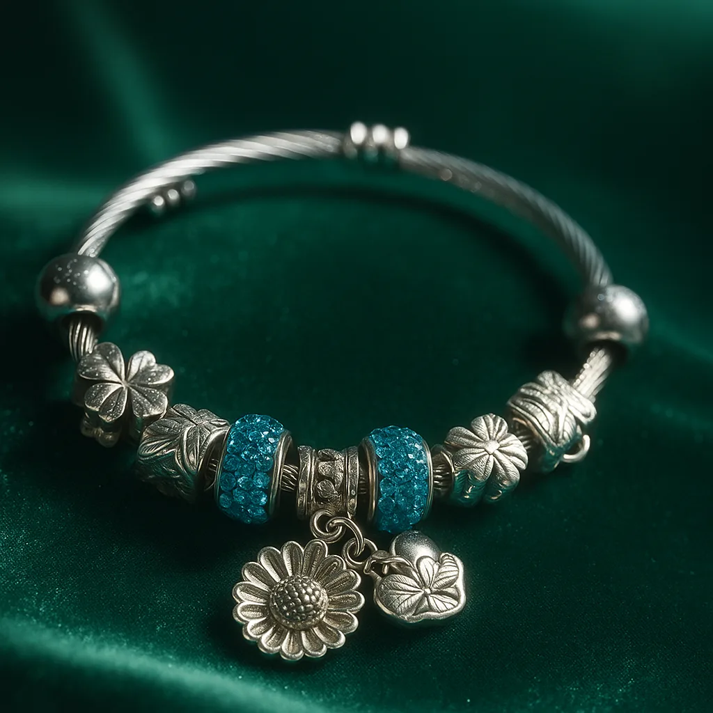 Blue Crystal Silver Charm Bracelet with Daisy Pendant – Close-up